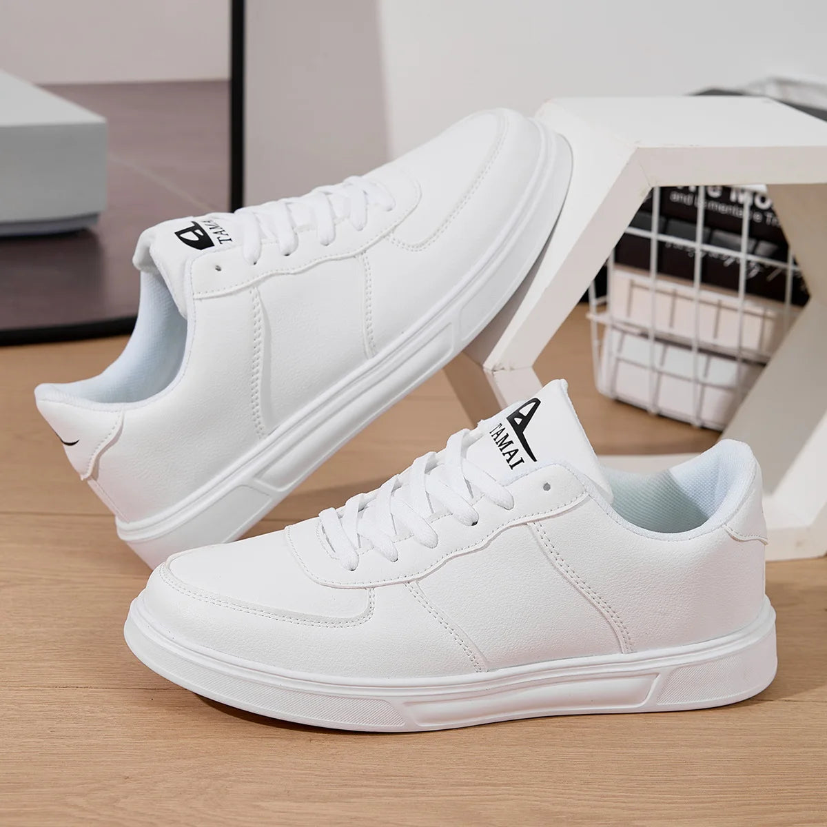 Leder Herren Weiße Sneakers Atmungsaktive Skateboardschuhe Herren Outdoor Walking Laufschuhe Paar Freizeitschuhe Größe 36-45