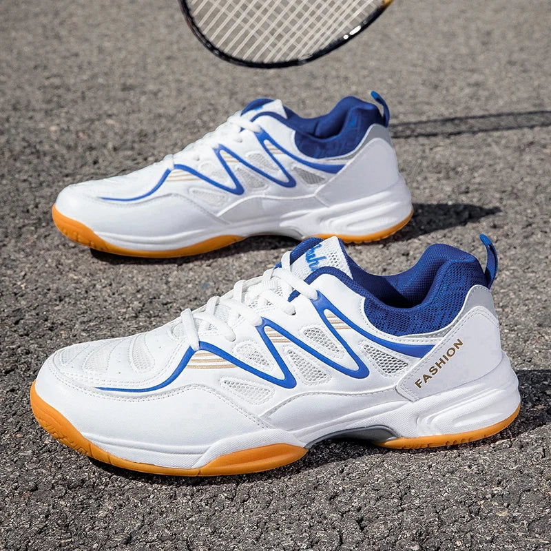 Neue Sportschuhe für Männer und Frauen, niedrig geschnittene, stoßfeste Tischtennisschuhe mit dicker Sohle und Schnürung sowie Badmintonschuhe