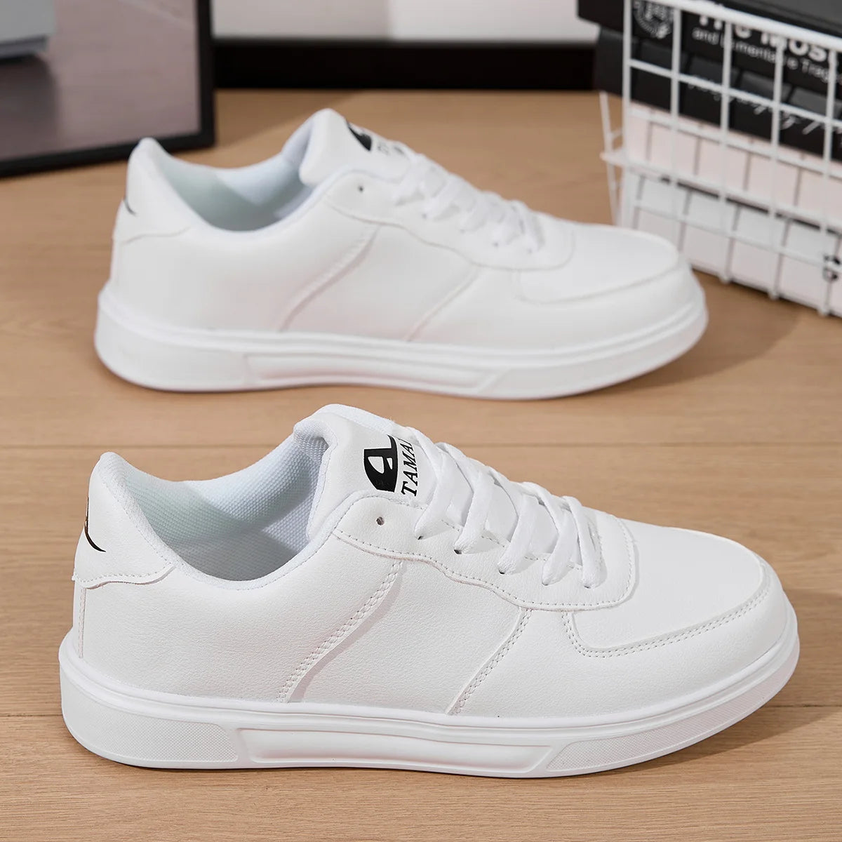 Leder Herren Weiße Sneakers Atmungsaktive Skateboardschuhe Herren Outdoor Walking Laufschuhe Paar Freizeitschuhe Größe 36-45