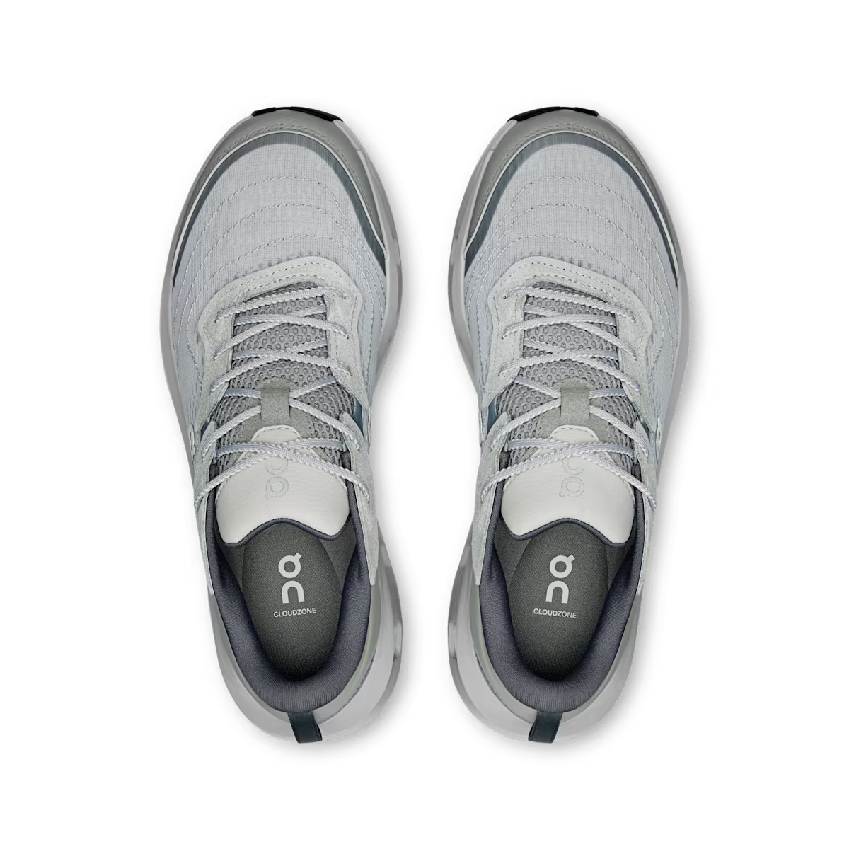 Auf dem Wolkenzonenmond